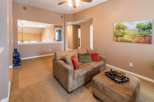 3609 Cimarron Dr, Carrollton TX 75007-6304 exterior