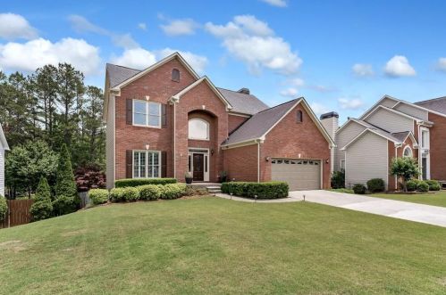 210 Treadstone Overlook, Suwanee, GA 30024-1532