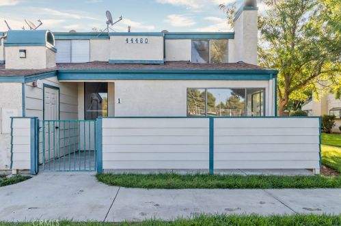 44460 15th St, Lancaster, CA 93535-3489