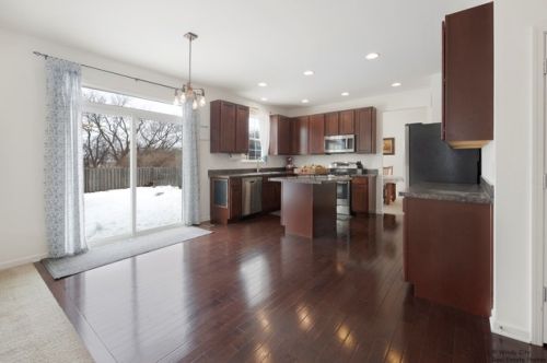 1550 Bristol Dr, Pingree Grove IL  60140-9038 exterior