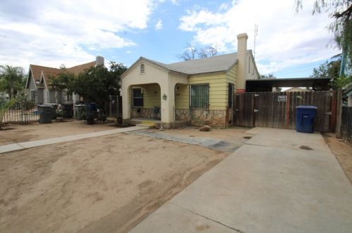 4695 Iowa Ave, Fresno, CA 93702-2549