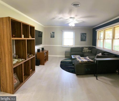 8514 Myersville Rd, Middletown MD  21769-8617 exterior