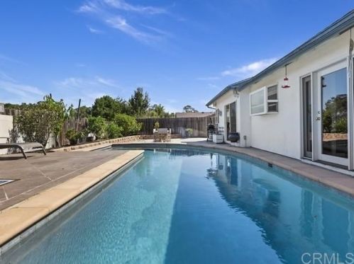 1804 Cottage Grove Dr, Encinitas, CA 92024-3010