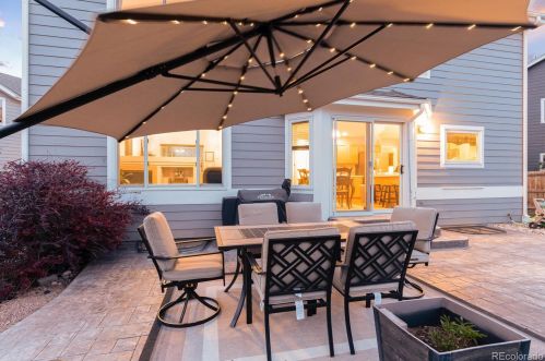 21984 Oxford Pl, Denver CO 80014-5137 exterior