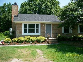 2204 Cross St, Chesapeake VA  23323-4805 exterior