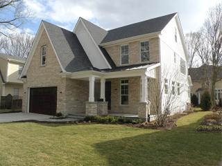 238 Fuller Rd, Oak Brook, IL 60521-3523