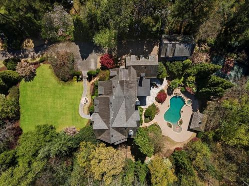 5540 Lake Island Dr, Atlanta GA  30327-4832 exterior