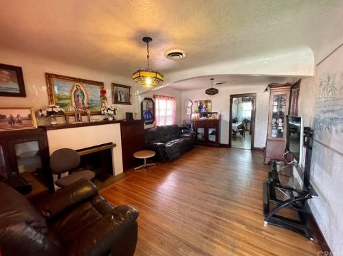 1718 Fairmount Blvd, Riverside, CA 92501-1838