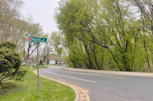 2445 Aglen St, Saint Paul MN  55113-3309 exterior