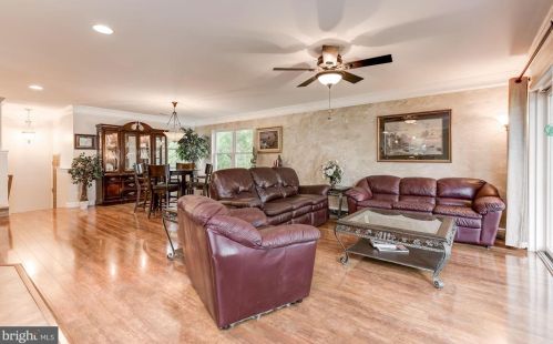 370 Sherman Ave, Arnold, MD 21012-1542