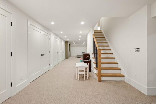 192 Sturges Ridge Rd, Wilton CT  06897-3236 exterior