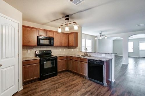 1428 Meadow Creek Dr, Princeton TX  75407 exterior