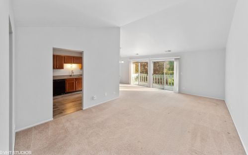 207 Blossom Ct, Buffalo Grove, IL 60089-2401