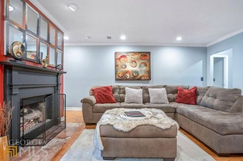 10 Brittany Way, Atlanta GA  30324-2962 exterior
