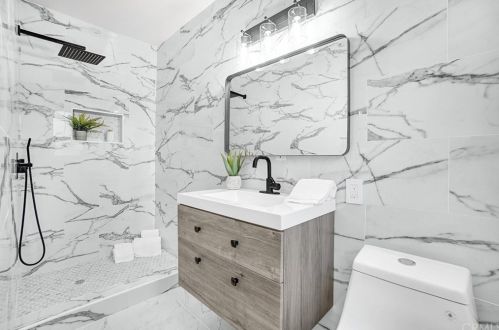 1048 Fairbrook Ln, Santa Ana CA  92706-1106 exterior