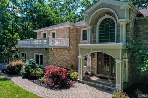 10 Crescent Ave, Mahwah, NJ 07430-1568