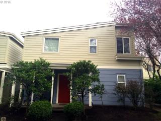 3834 16th Ave, Portland, OR 97202-3829