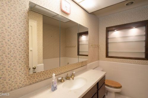 2362 Chapman Rd, Glendale CA  91214-3013 exterior