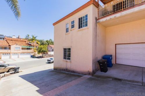 86 Las Flores Dr, Chula Vista CA  91910-1966 exterior