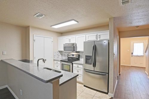 5828 Giddyup Ln, Fort Worth TX  76179-7355 exterior