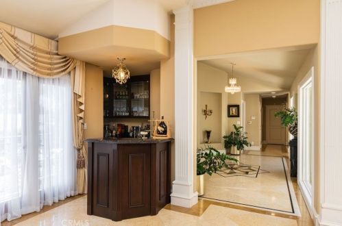 3217 Dora Verdugo Dr, Glendale CA  91208-1756 exterior