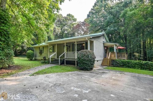 268 Jefferson Ave, Bogart, GA 30622-1526