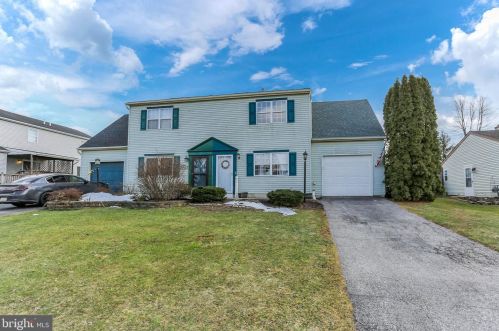 1627 Condor Ln, York, PA 17315-2774