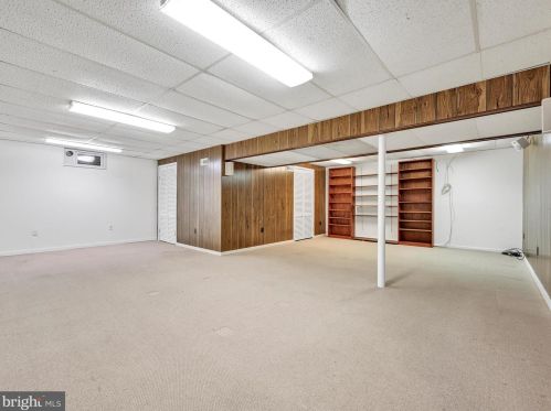 355 Richland Dr, Lancaster PA  17601-3631 exterior