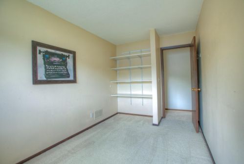 983 Carmel Ct, Saint Paul MN  55126-5833 exterior