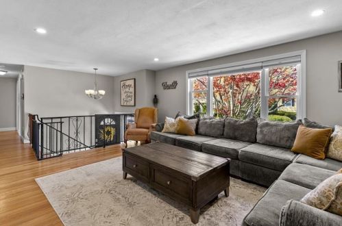 50 Haley Rd, Warwick, RI 02889-3134