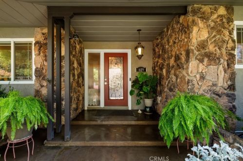 619 Royce Ln, Chico, CA 95973-8604