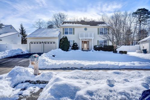 23 Cambridge Dr, Wall Township, NJ 07731-2956