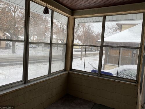 654 Earl St, Saint Paul MN  55106-2736 exterior