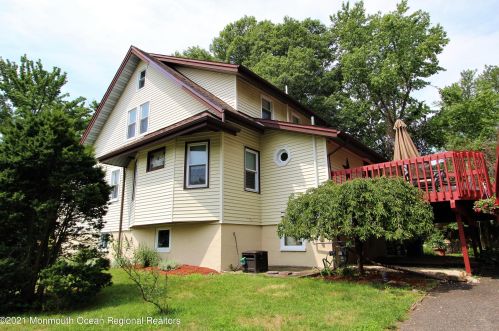 392 Thompson Ave, Middletown, NJ 07748-5909