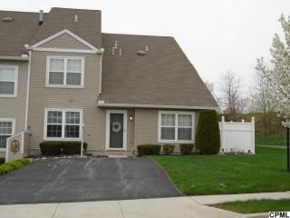 14 Court Ln, Carlisle, PA 17013-1398