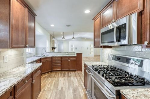 2535 Kingsland Ct, Atlanta GA  30360-1435 exterior
