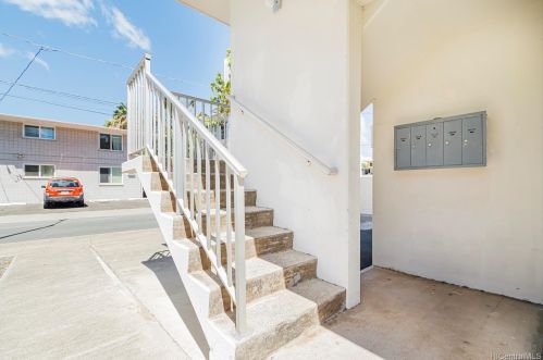 711 Alder St, Honolulu HI  96814-2269 exterior