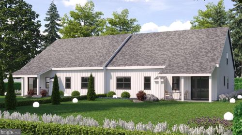 2 Lowe Dr, Shepherdstown, WV 25443-9601