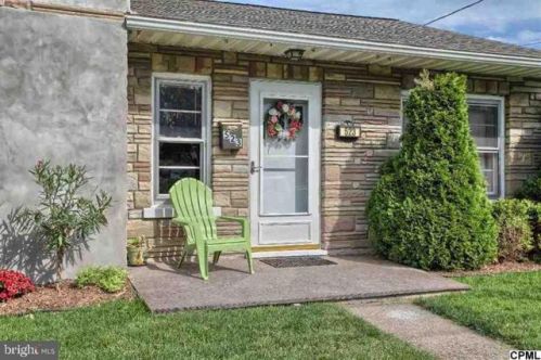 523 Pitt St, Carlisle PA  17013-3220 exterior