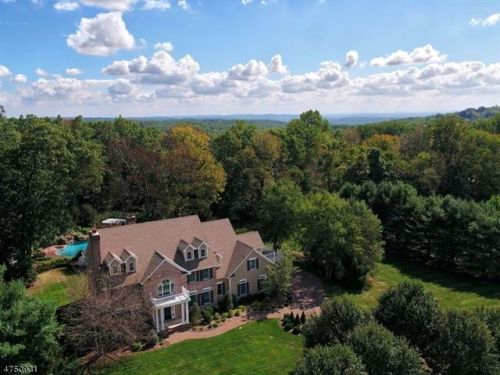 6 Emmons Path, Chester, NJ 07930-2662