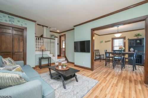 1196 Mooney Pl, Rahway, NJ 07065-2738
