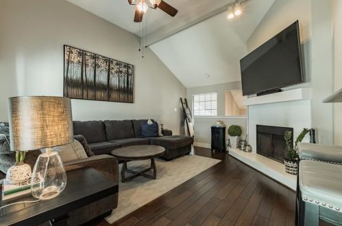 2939 Hunters Point Ln, Carrollton TX  75007-4316 exterior