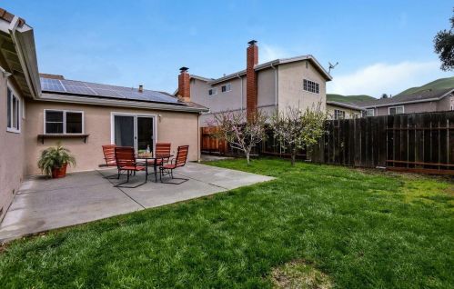 2174 Lacey Dr, Milpitas CA 95035-6122 exterior