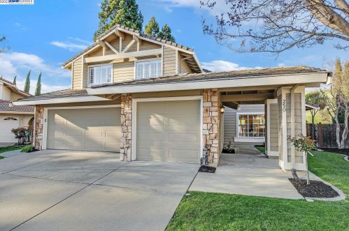 250 Rio Grande Ct, San Ramon, CA 94582-4835