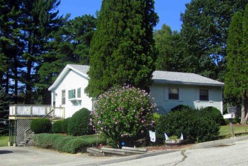 3 Roberta Dr, Dover, NH 03820-4649