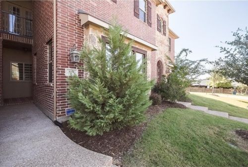 8608 Knox St, Irving TX  75063-3937 exterior