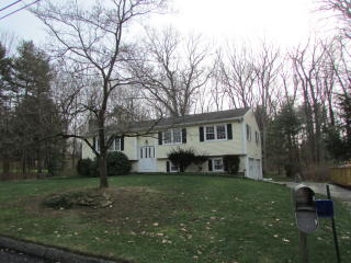 26 Brownson Dr, Huntington, CT 06484-2713