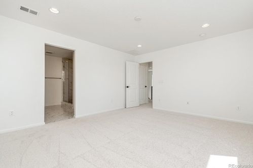 27820 10th Dr, Aurora CO 80018 exterior