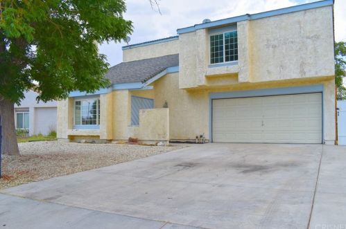 3121 Larwood St, Lancaster, CA 93536