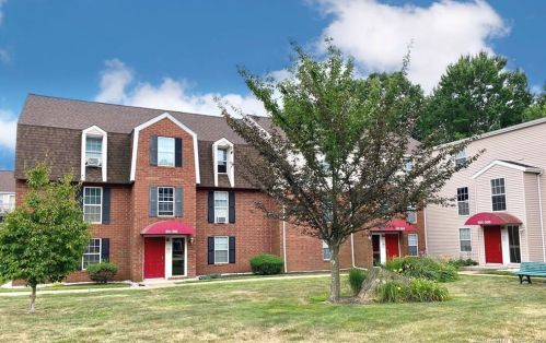 93 Heather Rdg, Huntington, CT 06484-4687